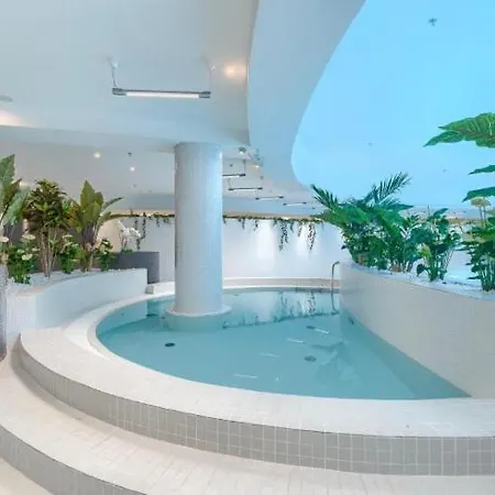 Hanza Tower With Bathtub 15th To 26th Floor *