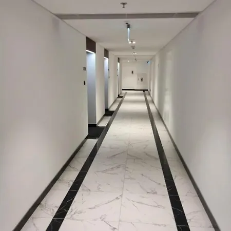 شقة Hanza Tower With Bathtub 15th To 26th Floor